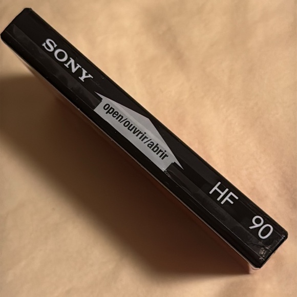 Sony HF 90 Minute Audio Cassette Tape NEW in wrapper and case - Picture 6 of 6